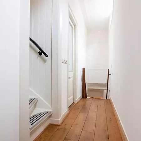 Rum i privatbostad Spacious Double In Historic