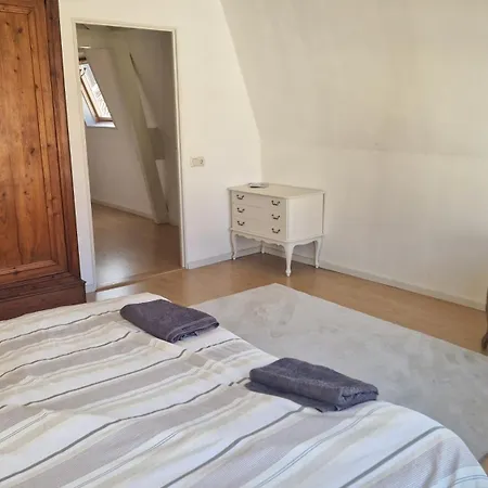 Spacious Double In Historic