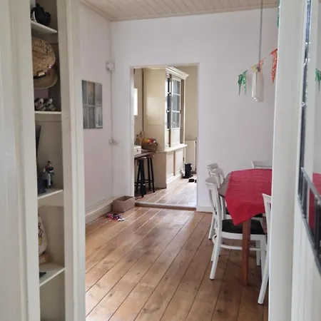 Rum i privatbostad Spacious Double In Historic Gouda